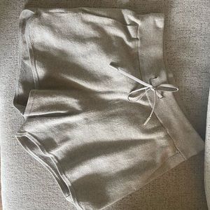 Lululemon Cotton Cashmere High Rise shorts 4”
